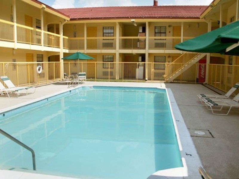 La Quinta Inn By Wyndham Baton Rouge University Area Экстерьер фото